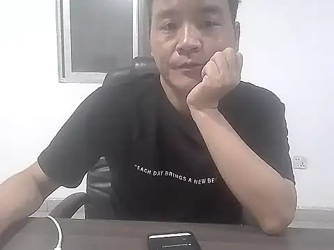 kisstoyousoon2024 online show from 11-10-25, 09:53