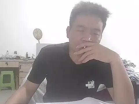 Snapshot of kisstoyousoon2024 chatting on 10-13-25, 07:43 kisstoyousoon2024 online show from 10-13-25, 07:43