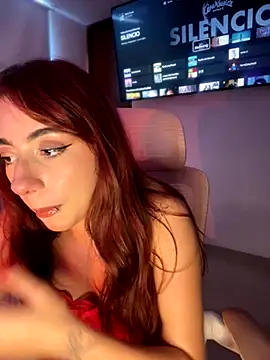 veronicaapink online show from 11-30-25, 08:53