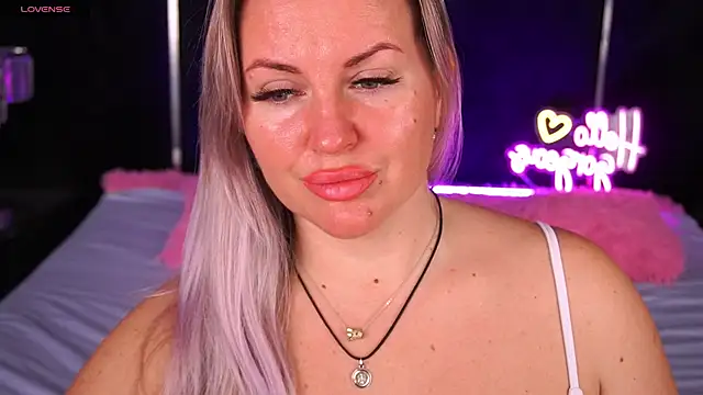 KiraCandyS online show from 12-01-25, 09:04