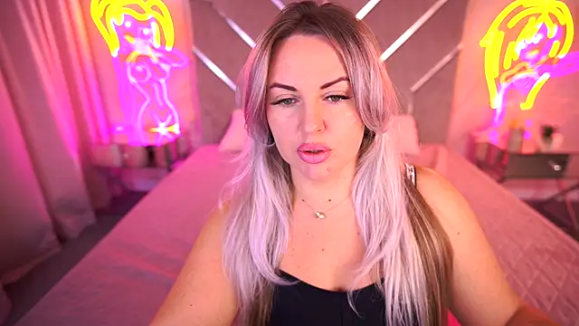 KiraCandyS online show from 11-07-25, 12:15