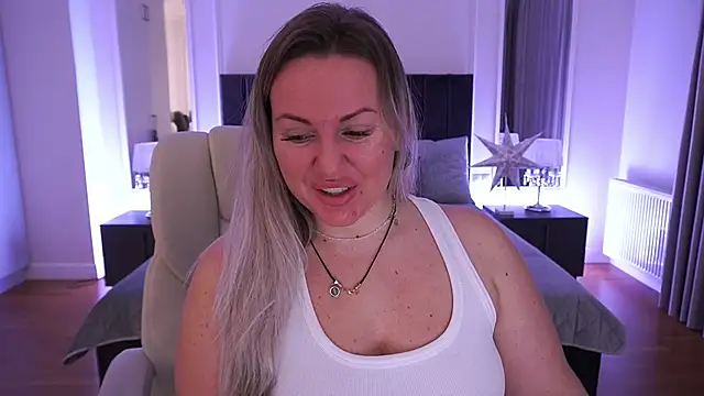 KiraCandyS online show from 03-26-26, 07:45