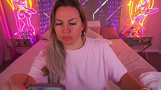 KiraCandyS online show from 05-19-26, 10:50