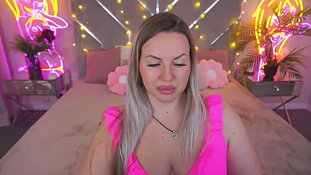 KiraCandyS online show from 04-17-26, 08:11