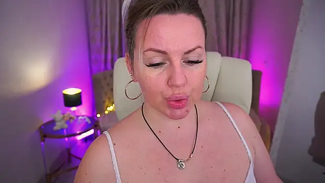 KiraCandyS online show from 04-21-26, 08:26