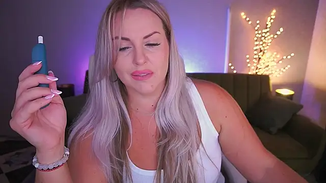 KiraCandyS online show from 09-15-25, 08:31