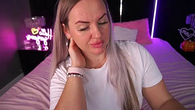 KiraCandyS online show from 11-08-25, 03:32