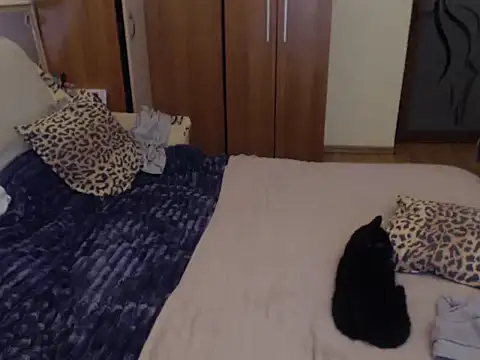 Emmatoo online show from 12-21-25, 12:40