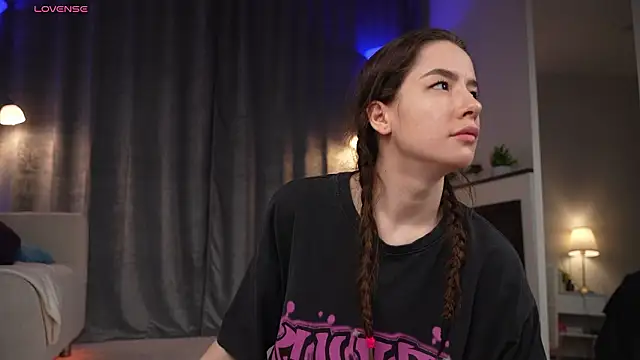 Amely Young online show from 02-12-26, 02:22