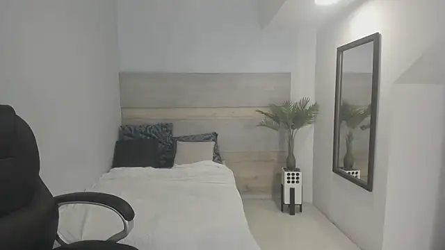 celestica rose online show from 10-25-25, 10:32