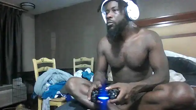 Snapshot of Mrbbc803 chatting on 10-14-25, 09:43 Mrbbc803 online show from 10-14-25, 09:43