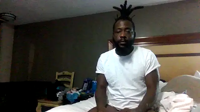 Snapshot of Mrbbc803 chatting on 09-27-25, 05:13 Mrbbc803 online show from 09-27-25, 05:13
