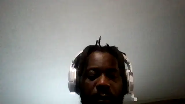 Snapshot of Mrbbc803 chatting on 09-21-25, 01:33 Mrbbc803 online show from 09-21-25, 01:33