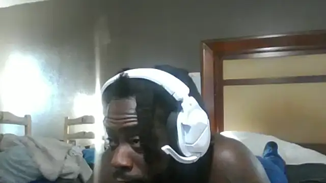 Snapshot of Mrbbc803 chatting on 10-13-25, 09:38 Mrbbc803 online show from 10-13-25, 09:38