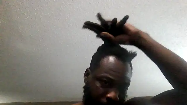 Snapshot of Mrbbc803 chatting on 10-18-25, 06:32 Mrbbc803 online show from 10-18-25, 06:32