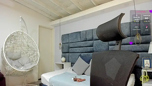 sofia samuels online show from 11-20-25, 03:51