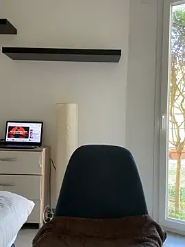 Eyline online show from 04-08-26, 09:11