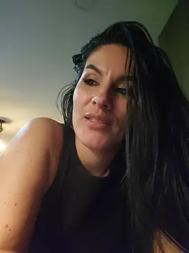 Pamela Rosal online show from 12-21-25, 01:30