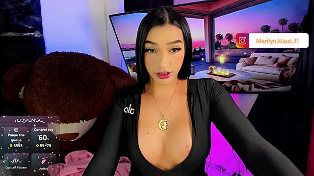 Maryonthemoon online show from 11-22-25, 08:35