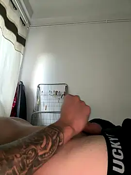 Snapshot of Floristtt chatting on 09-30-25, 05:57 Floristtt online show from 09-30-25, 05:57