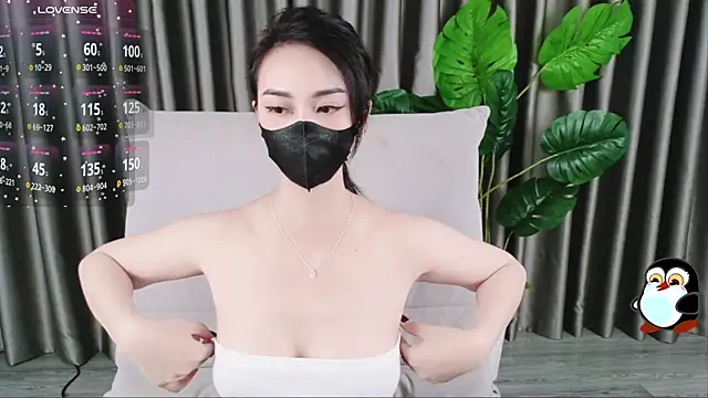 Snapshot of -----Sue----- chatting on 03-17-25, 03:57 -----Sue----- online show from 03-17-25, 03:57