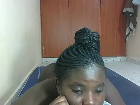 hotebbbyy online show from 04-13-26, 03:54