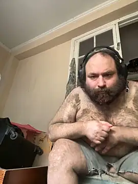 Snapshot of hairyhulk chatting on 10-18-25, 08:11 hairyhulk online show from 10-18-25, 08:11