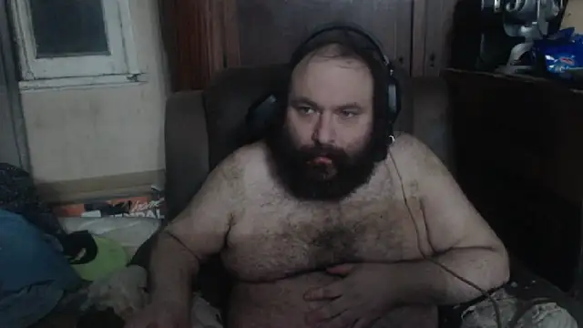 Snapshot of hairyhulk chatting on 01-12-25, 07:43 hairyhulk online show from 01-12-25, 07:43