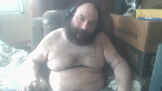 Snapshot of hairyhulk chatting on 02-12-25, 08:07 hairyhulk online show from 02-12-25, 08:07