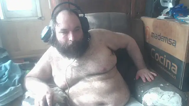 Snapshot of hairyhulk chatting on 01-12-25, 08:57 hairyhulk online show from 01-12-25, 08:57