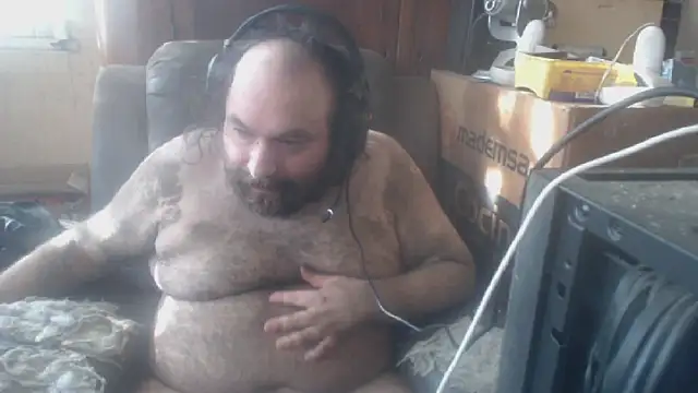 Snapshot of hairyhulk chatting on 10-07-25, 08:21 hairyhulk online show from 10-07-25, 08:21