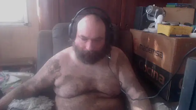 Snapshot of hairyhulk chatting on 10-17-25, 08:10 hairyhulk online show from 10-17-25, 08:10