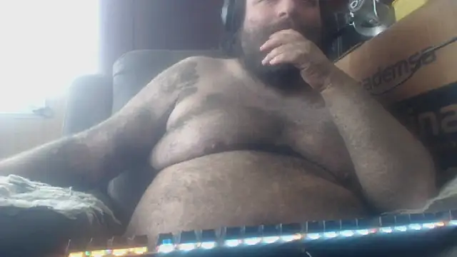 Snapshot of hairyhulk chatting on 10-02-25, 05:16 hairyhulk online show from 10-02-25, 05:16