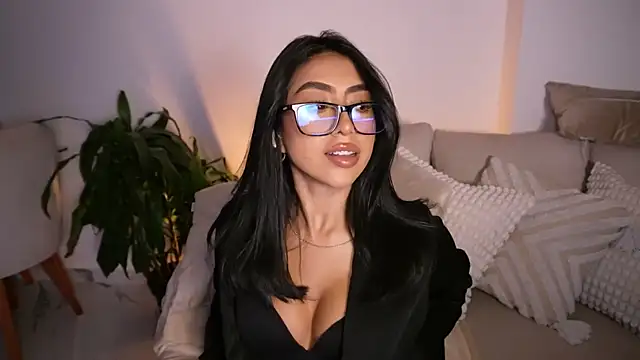 Sara albrecht online show from 11-27-25, 02:34