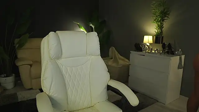 SweetBlondy35 online show from 02-05-26, 06:26