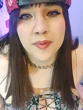 Snapshot of ItsNaiixa chatting on 02-16-25, 04:21 ItsNaiixa online show from 02-16-25, 04:21