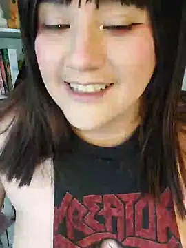 Snapshot of ItsNaiixa chatting on 02-15-26, 02:45 ItsNaiixa online show from 02-15-26, 02:45