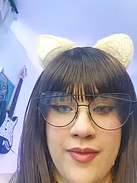 Snapshot of ItsNaiixa chatting on 02-23-25, 06:01 ItsNaiixa online show from 02-23-25, 06:01