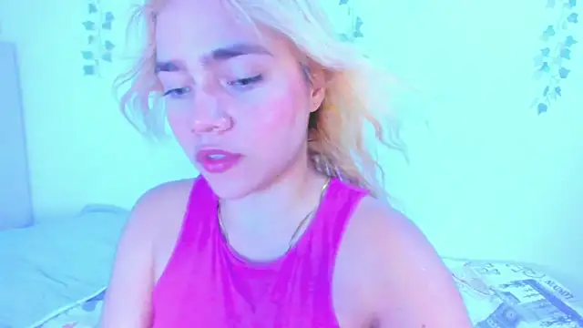 Snapshot of Sweet_MaryJane2 chatting on 03-05-25, 10:54 Sweet MaryJane2 online show from 03-05-25, 10:54