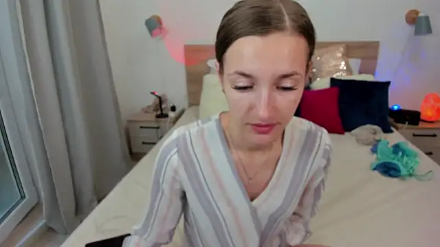 KateRedgar online show from 09-08-25, 03:44