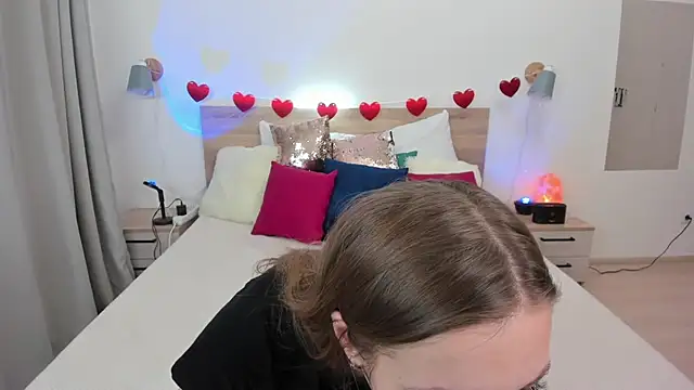 KateRedgar online show from 02-08-26, 01:53