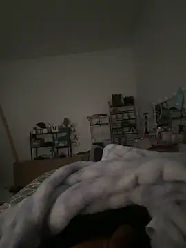 AdrianUquillas online show from 04-09-26, 04:02