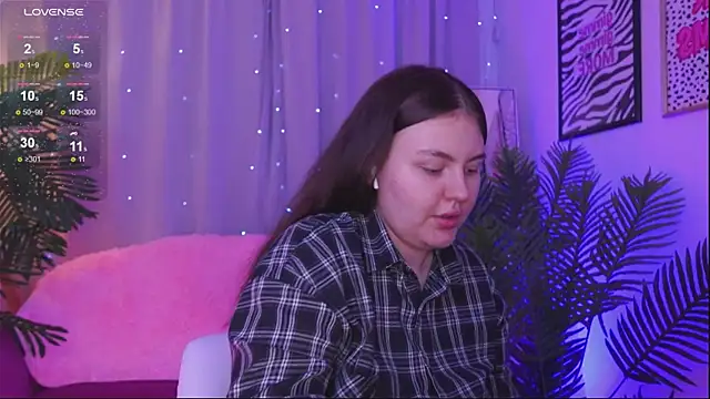 Snapshot of Mia__Peach chatting on 03-08-25, 03:50 Mia Peach online show from 03-08-25, 03:50