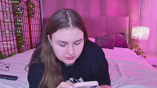 Snapshot of Mia__Peach chatting on 02-23-25, 07:33 Mia Peach online show from 02-23-25, 07:33