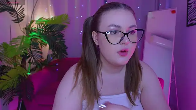 Snapshot of Mia__Peach chatting on 02-15-25, 10:21 Mia Peach online show from 02-15-25, 10:21