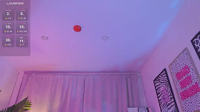 Snapshot of Mia__Peach chatting on 03-23-25, 03:43 Mia Peach online show from 03-23-25, 03:43