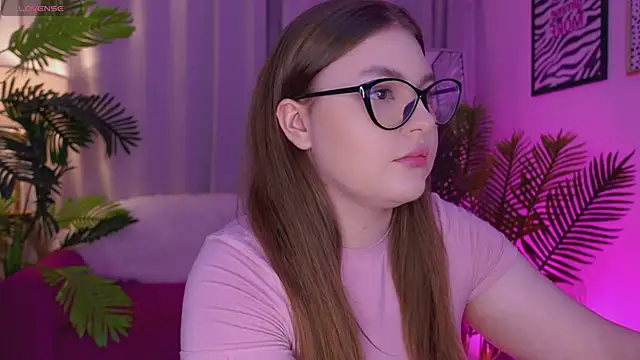 Snapshot of Mia__Peach chatting on 02-26-25, 11:52 Mia Peach online show from 02-26-25, 11:52