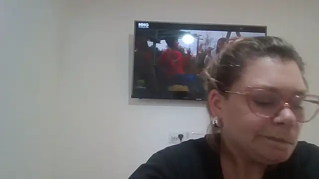 Snapshot of agatadominatrix1 chatting on 09-30-25, 08:04 agatadominatrix1 online show from 09-30-25, 08:04