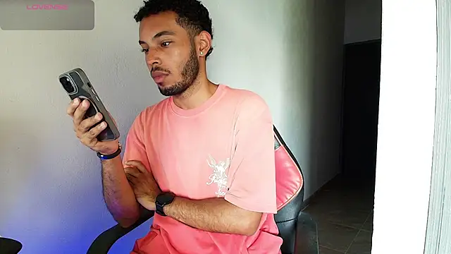 Snapshot of colinbrown chatting on 02-05-26, 05:53 colinbrown online show from 02-05-26, 05:53