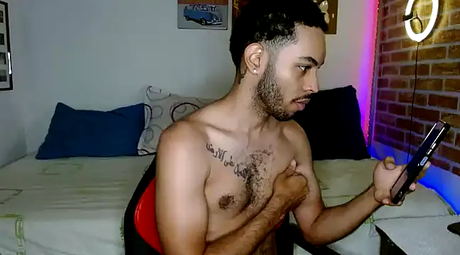 Snapshot of colinbrown chatting on 02-06-25, 11:42 colinbrown online show from 02-06-25, 11:42